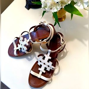 🌱 ✨ Authentic Tory Burch Logo Heel Sandal Off White Leather with Gold EUC Sz 8